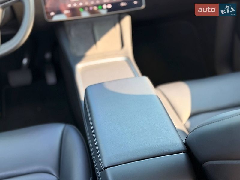 Позашляховик / Кросовер Tesla Model Y 2023 в Кривому Розі