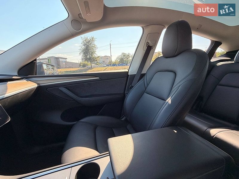 Позашляховик / Кросовер Tesla Model Y 2023 в Кривому Розі