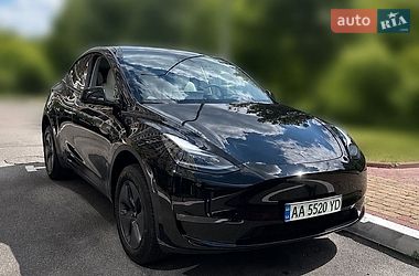 Tesla Model Y  2023
