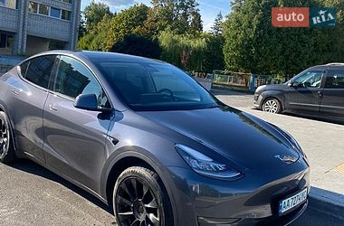 Tesla Model Y  2021