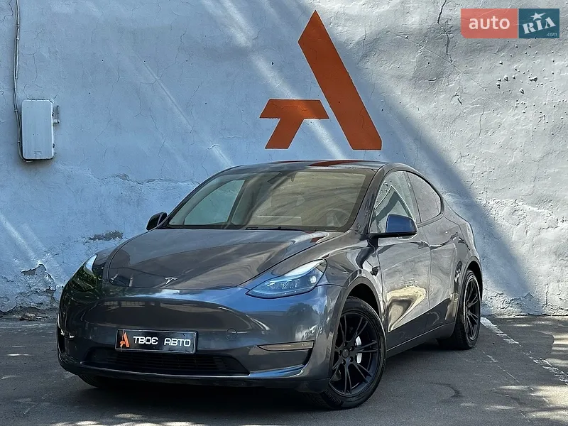 Tesla Model Y 2023