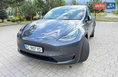Tesla Model Y  2023