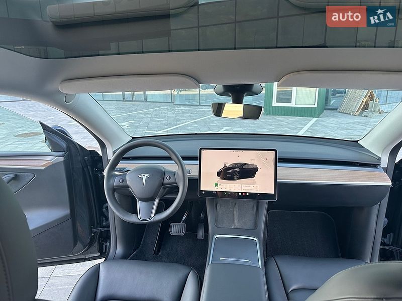 Позашляховик / Кросовер Tesla Model Y 2024 в Києві