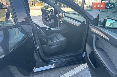 Позашляховик / Кросовер Tesla Model Y 2024 в Києві