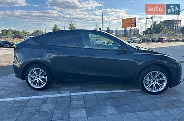Позашляховик / Кросовер Tesla Model Y 2024 в Києві