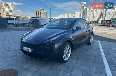 Позашляховик / Кросовер Tesla Model Y 2024 в Києві