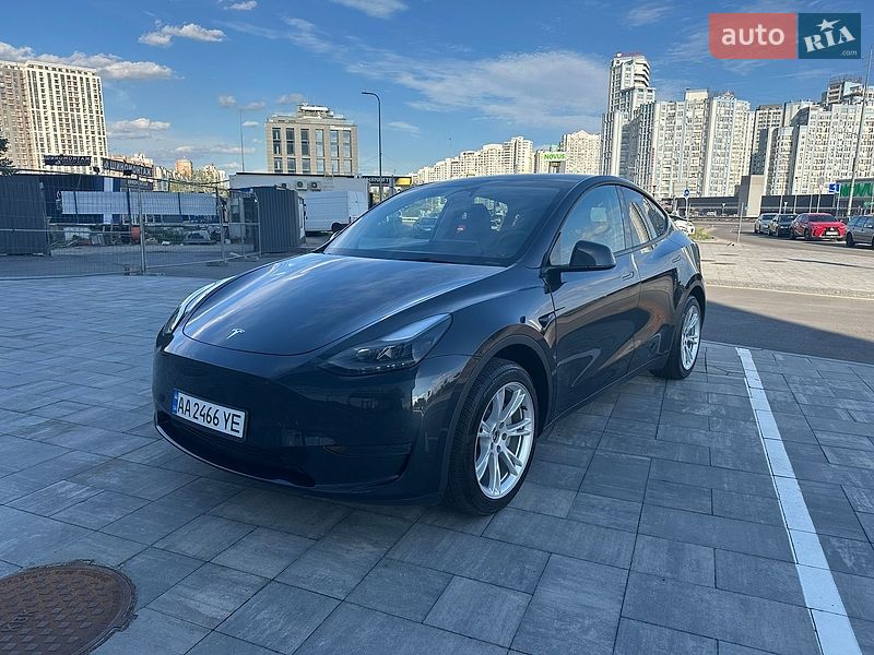 Позашляховик / Кросовер Tesla Model Y 2024 в Києві