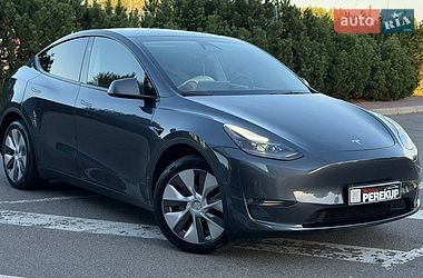 Tesla Model Y  2023