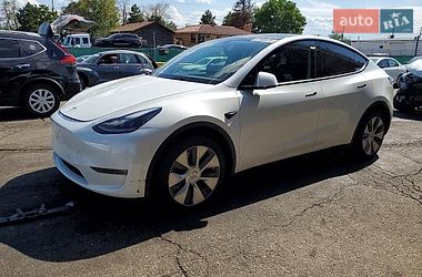 Tesla Model Y  2023