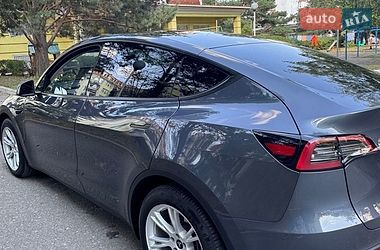 Tesla Model Y  2023