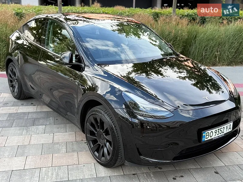 Tesla Model Y 2023