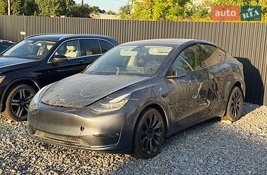 Tesla Model Y  2022