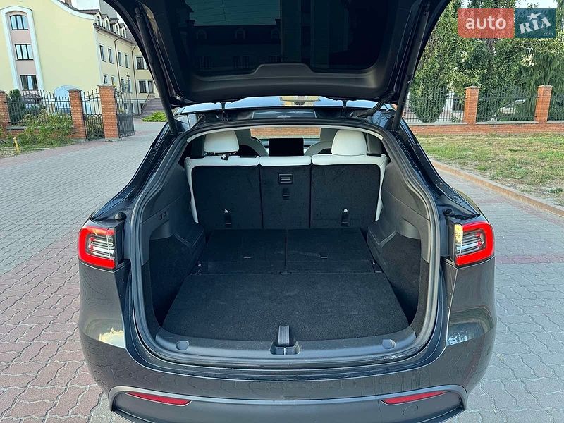 Внедорожник / Кроссовер Tesla Model Y 2024 в Обухове