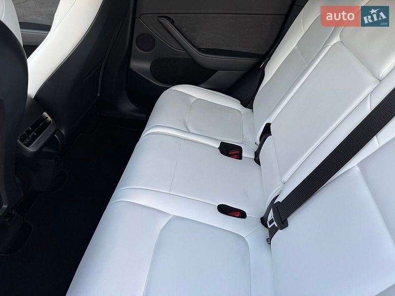 Внедорожник / Кроссовер Tesla Model Y 2024 в Обухове
