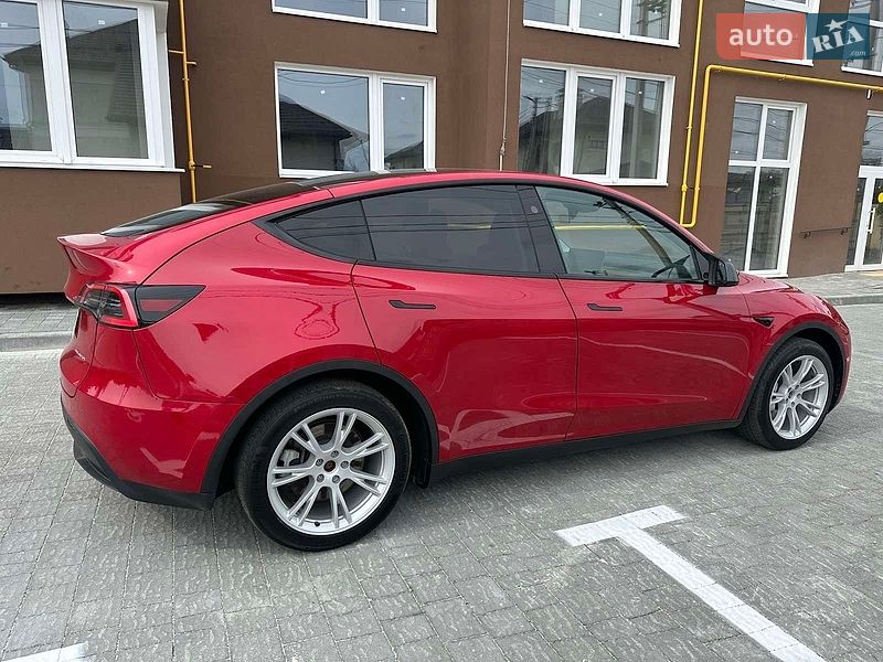 Внедорожник / Кроссовер Tesla Model Y 2023 в Львове
