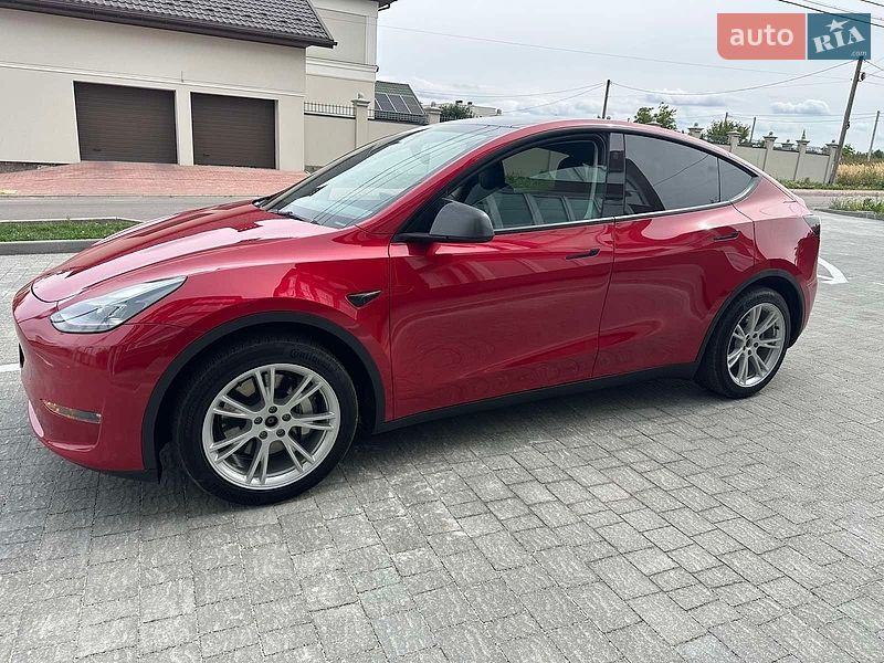 Внедорожник / Кроссовер Tesla Model Y 2023 в Львове