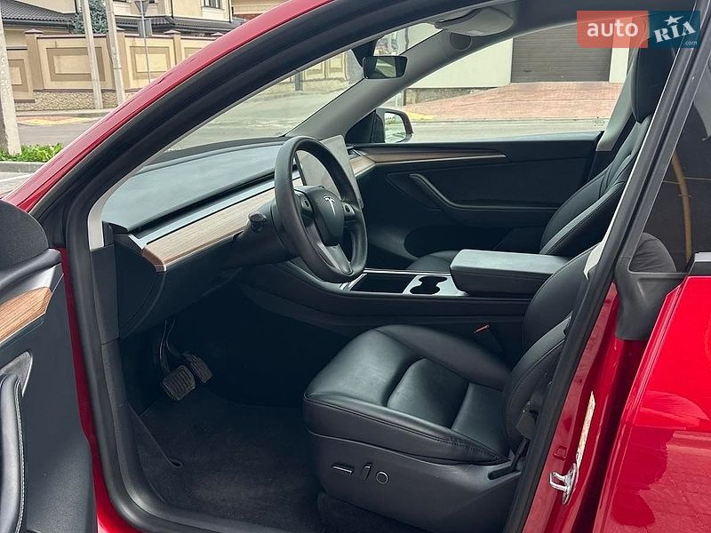 Внедорожник / Кроссовер Tesla Model Y 2023 в Львове