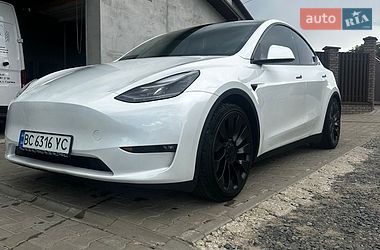 Tesla Model Y 2023