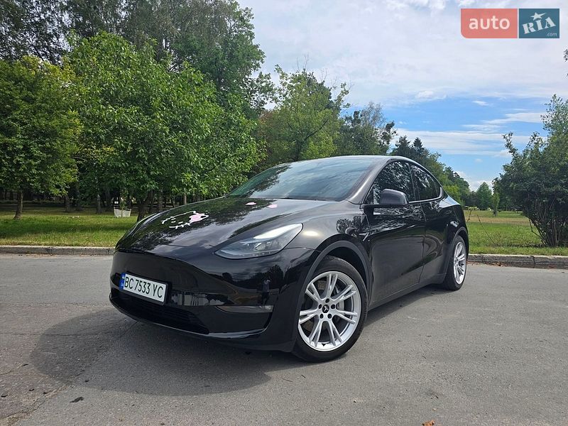 Внедорожник / Кроссовер Tesla Model Y 2023 в Львове
