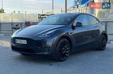 Tesla Model Y  2024