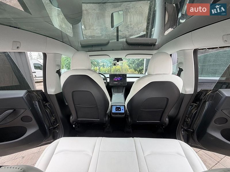 Внедорожник / Кроссовер Tesla Model Y 2023 в Киеве