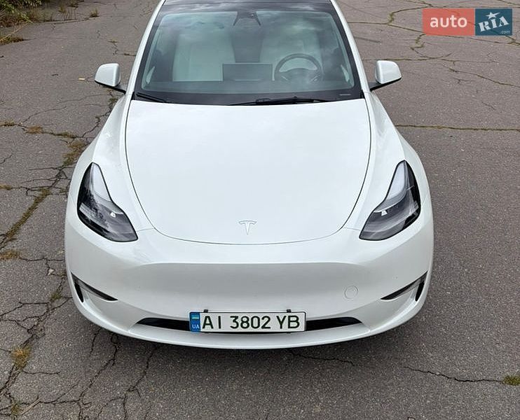 Tesla Model Y 2023