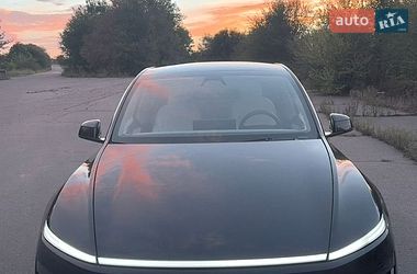 Позашляховик / Кросовер Tesla Model Y 2025 в Києві фото 7 Позашляховик / Кросовер Tesla Model Y 2025 в Києві