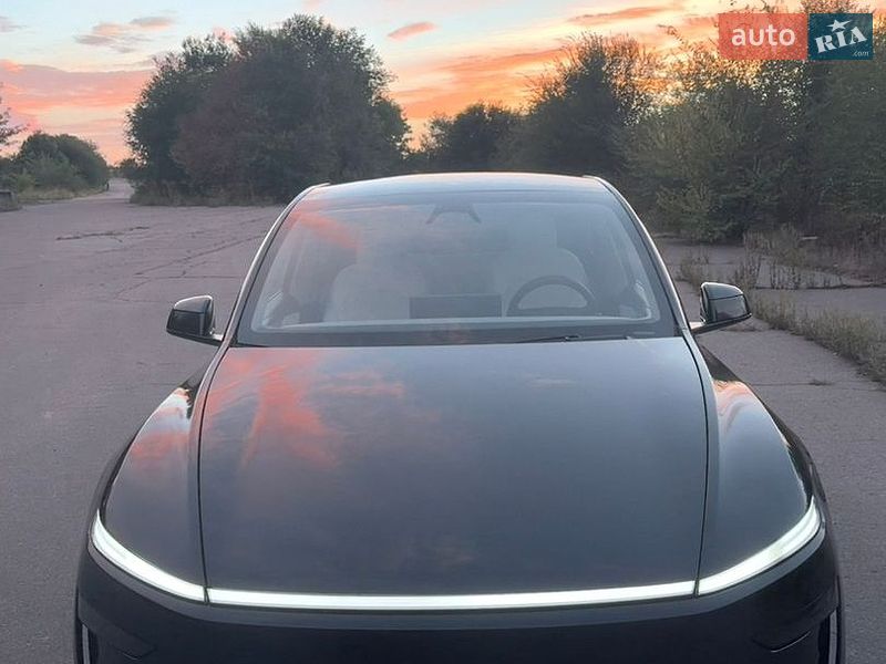 Позашляховик / Кросовер Tesla Model Y 2025 в Києві фото 7 Позашляховик / Кросовер Tesla Model Y 2025 в Києві