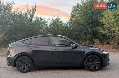 Позашляховик / Кросовер Tesla Model Y 2025 в Києві фото 4 Позашляховик / Кросовер Tesla Model Y 2025 в Києві