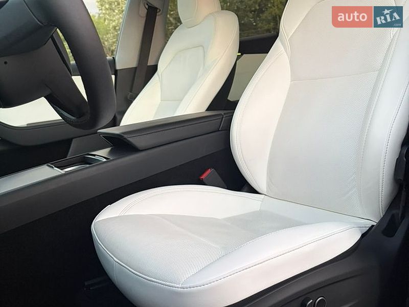 Позашляховик / Кросовер Tesla Model Y 2025 в Києві фото 11 Позашляховик / Кросовер Tesla Model Y 2025 в Києві
