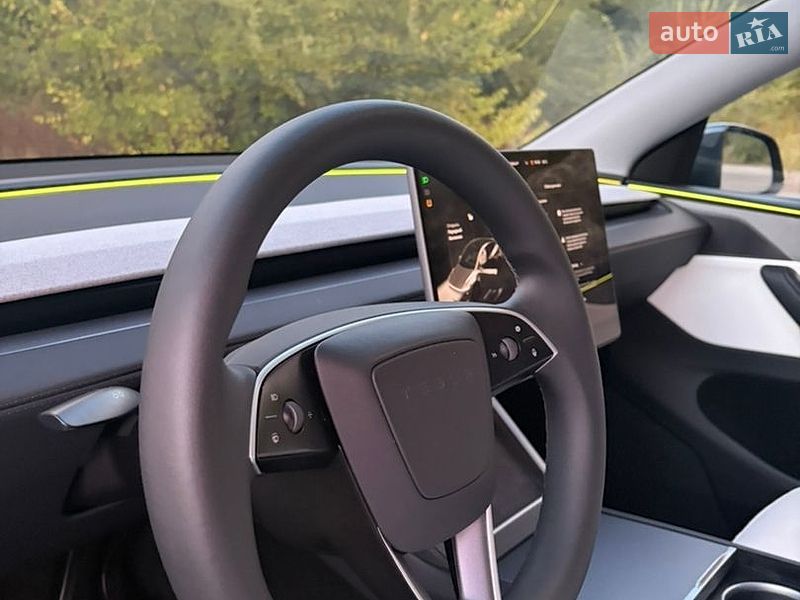 Позашляховик / Кросовер Tesla Model Y 2025 в Києві фото 14 Позашляховик / Кросовер Tesla Model Y 2025 в Києві