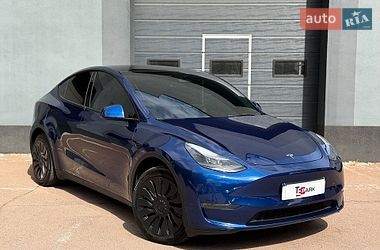 Tesla Model Y  2023