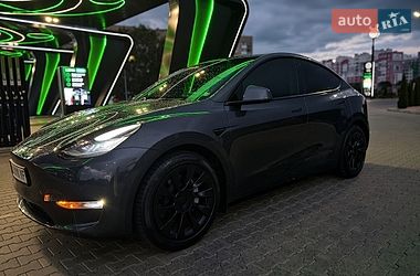 Tesla Model Y  2021