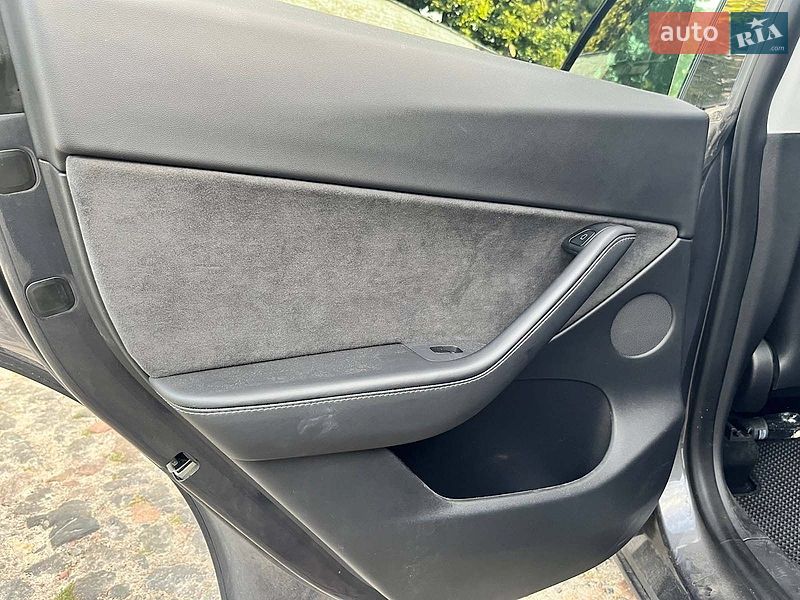 Внедорожник / Кроссовер Tesla Model Y 2021 в Киеве фото 19 Внедорожник / Кроссовер Tesla Model Y 2021 в Киеве