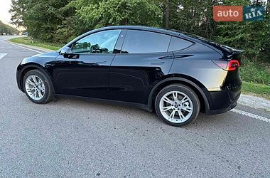 Tesla Model Y  2023