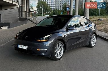 Tesla Model Y  2023