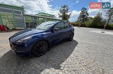 Tesla Model Y  2023