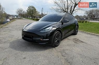 Tesla Model Y  2023