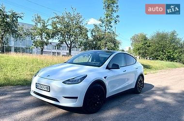 Tesla Model Y  2021