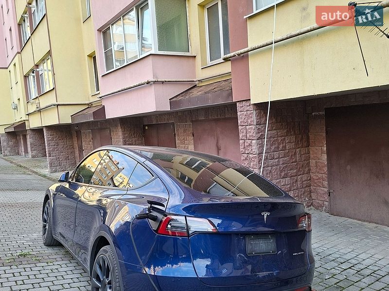Внедорожник / Кроссовер Tesla Model Y 2022 в Ивано-Франковске
