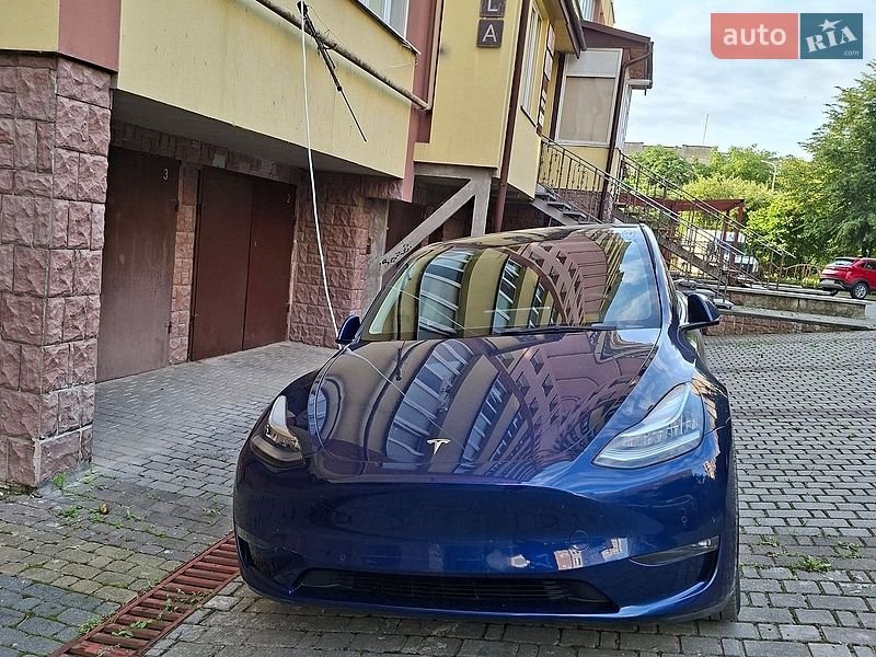 Внедорожник / Кроссовер Tesla Model Y 2022 в Ивано-Франковске