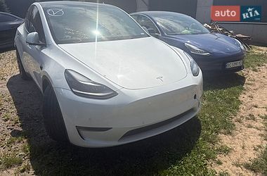 Tesla Model Y  2021