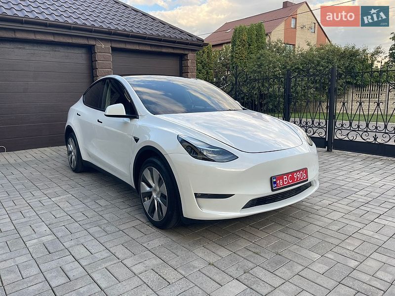 Внедорожник / Кроссовер Tesla Model Y 2023 в Луцке
