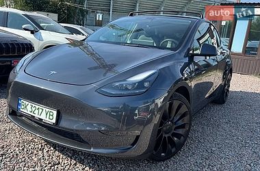Tesla Model Y  2023