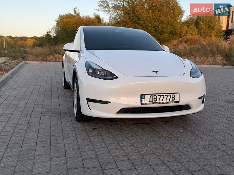 Позашляховик / Кросовер Tesla Model Y 2021 в Львові