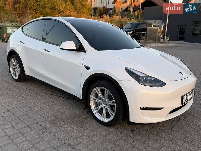 Позашляховик / Кросовер Tesla Model Y 2021 в Львові