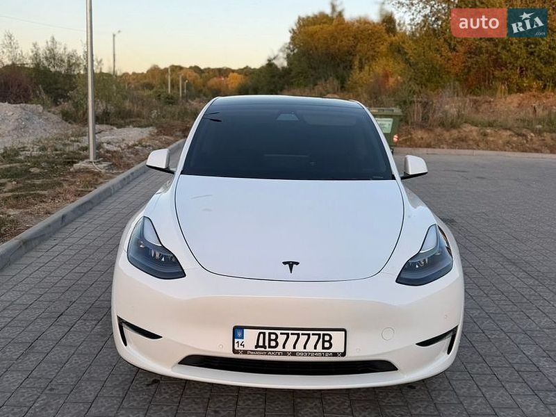Позашляховик / Кросовер Tesla Model Y 2021 в Львові