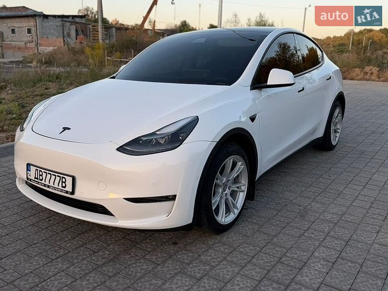 Позашляховик / Кросовер Tesla Model Y 2021 в Львові