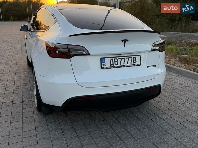 Позашляховик / Кросовер Tesla Model Y 2021 в Львові