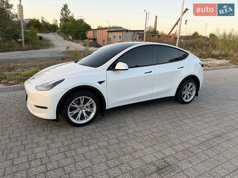 Позашляховик / Кросовер Tesla Model Y 2021 в Львові